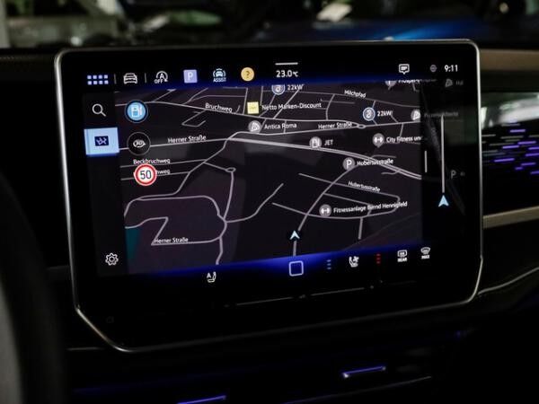 Volkswagen Passat Business 1,5 eTSI DSG Business ACC AreaView AHK LED Navi