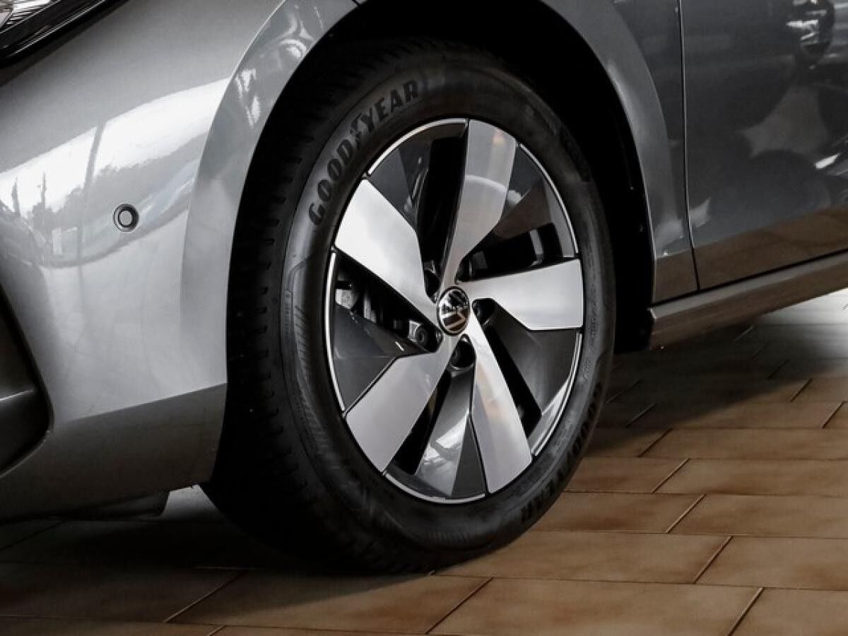 Volkswagen Passat Business 1,5 eTSI DSG Business ACC AreaView AHK LED Navi