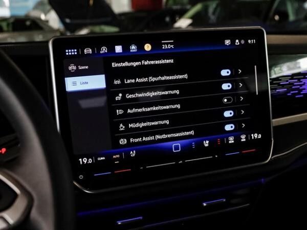 Volkswagen Passat Business 1,5 eTSI DSG Business ACC AreaView AHK LED Navi