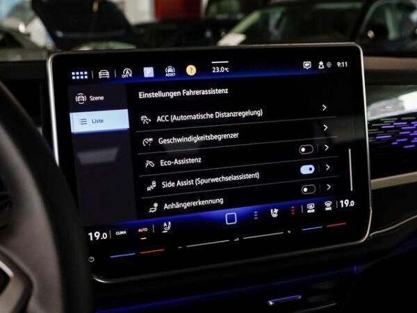 Volkswagen Passat Business 1,5 eTSI DSG Business ACC AreaView AHK LED Navi