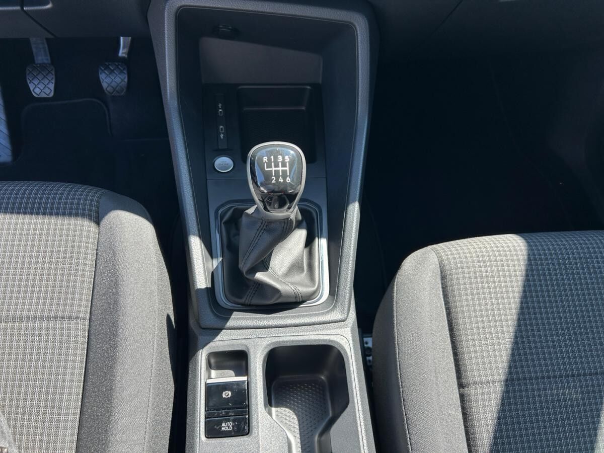 Volkswagen Caddy 1,5TSI KAMERA AHK FLÜGEL SITZH