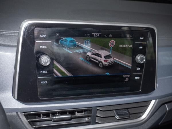 Volkswagen T-Roc 2.0 TDI DSG Style Navi LED PDC Sitzhzg APP