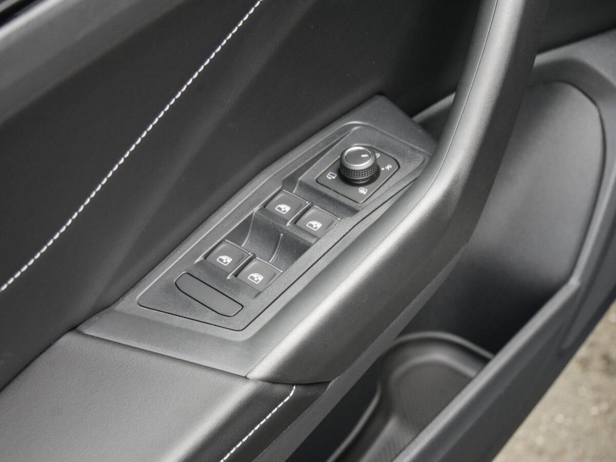 Volkswagen T-Roc Cabriolet R-Line 1.5 TSI DSG Navi Lagerwagen !