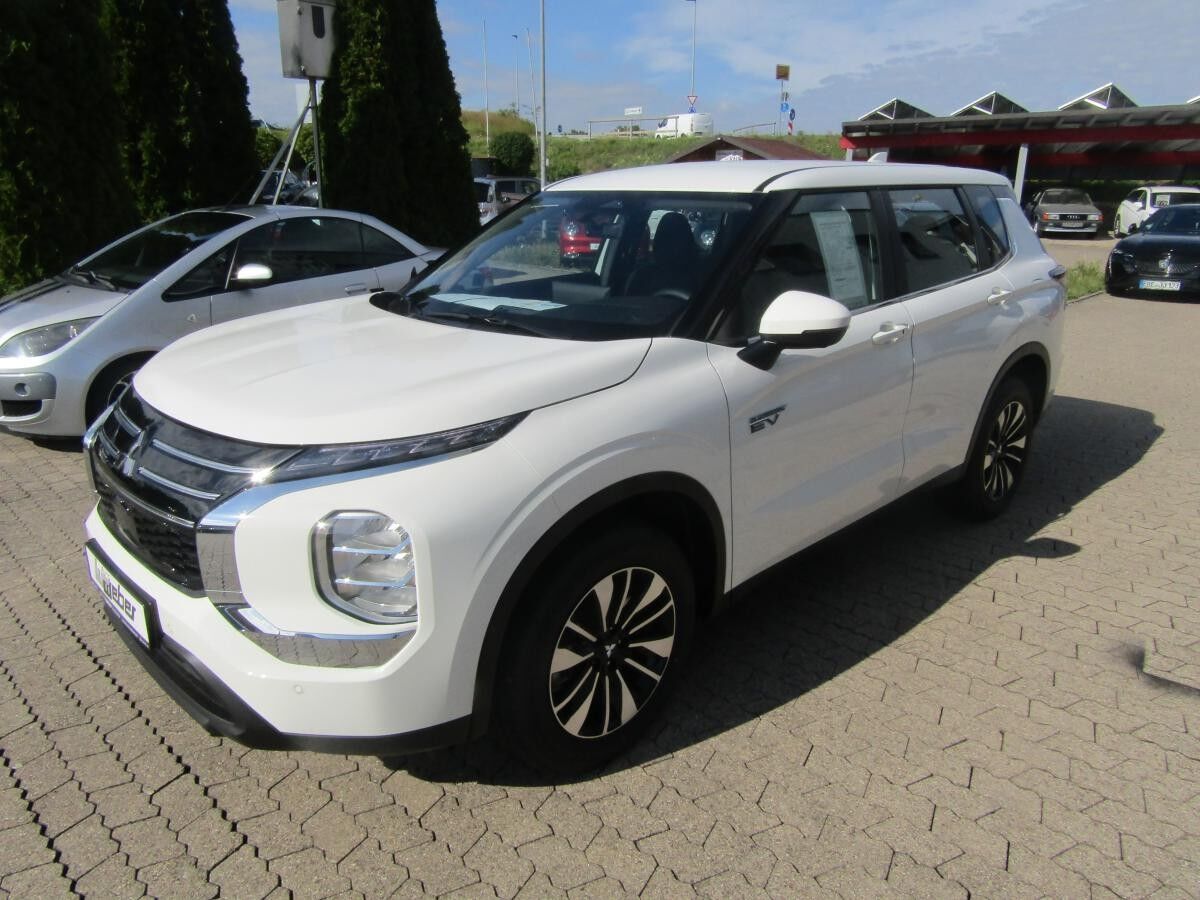 Mitsubishi Outlander PHEV BASIS NAVI LED KAMERA