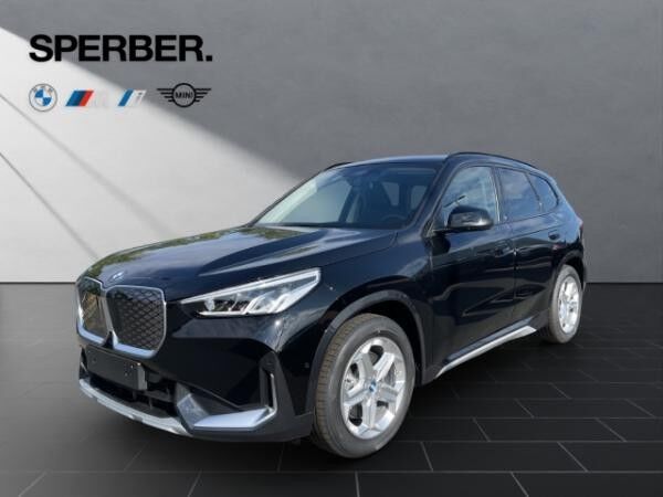 BMW iX1 xDr.30 xLine,Travel Pkt.,Lenkradhzg.,AHK,Aktivsitz,uvm.