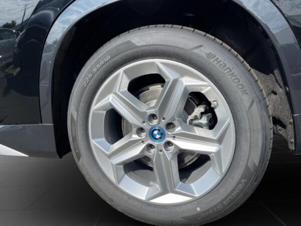 BMW iX1 xDr.30 xLine,Travel Pkt.,Lenkradhzg.,AHK,Aktivsitz,uvm.