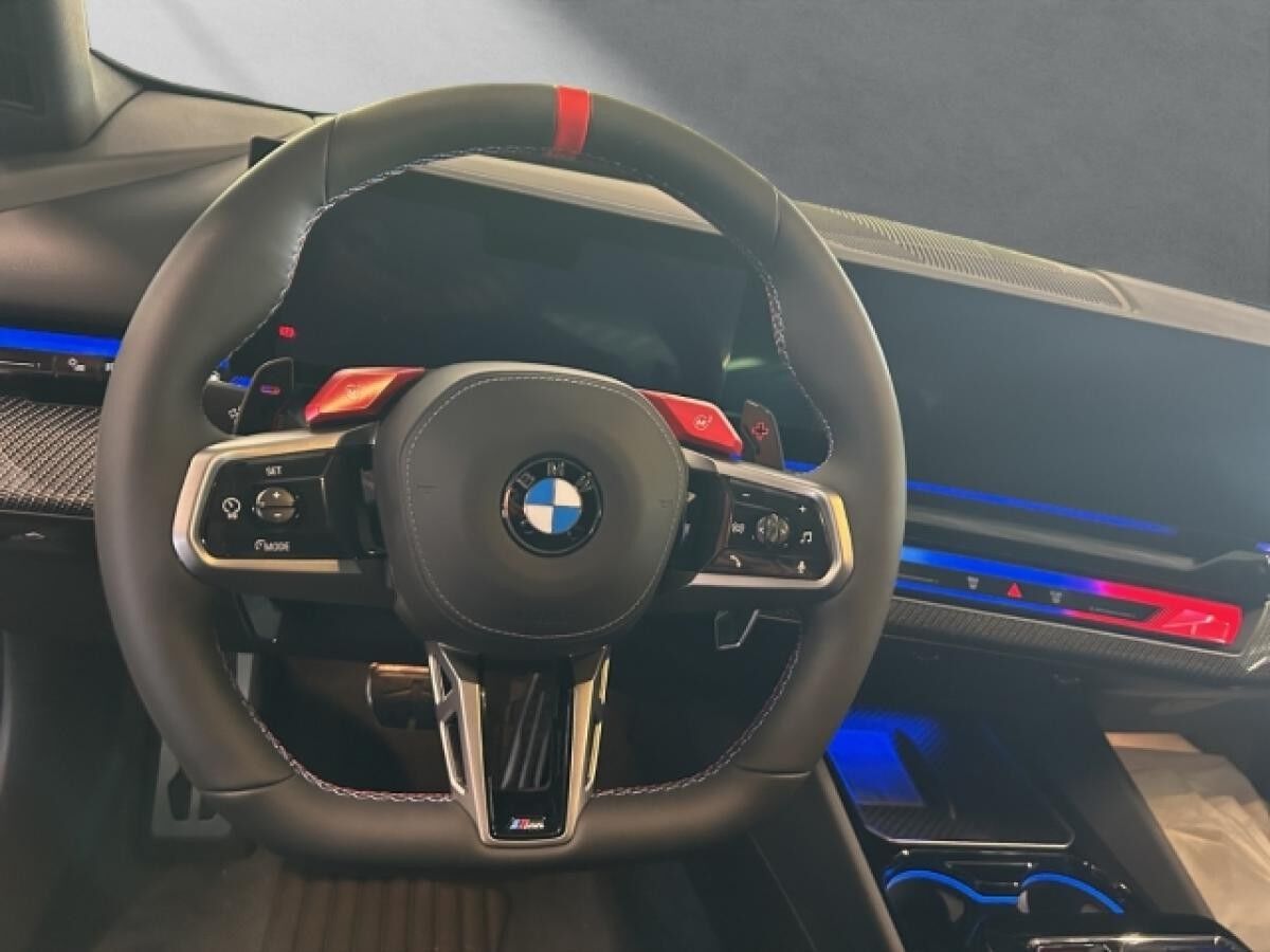 BMW M5 Limo.Driv.Ass.Prof,Comf. Pkt.,AHK,M Carbon Ext. Pkt.,uvm.