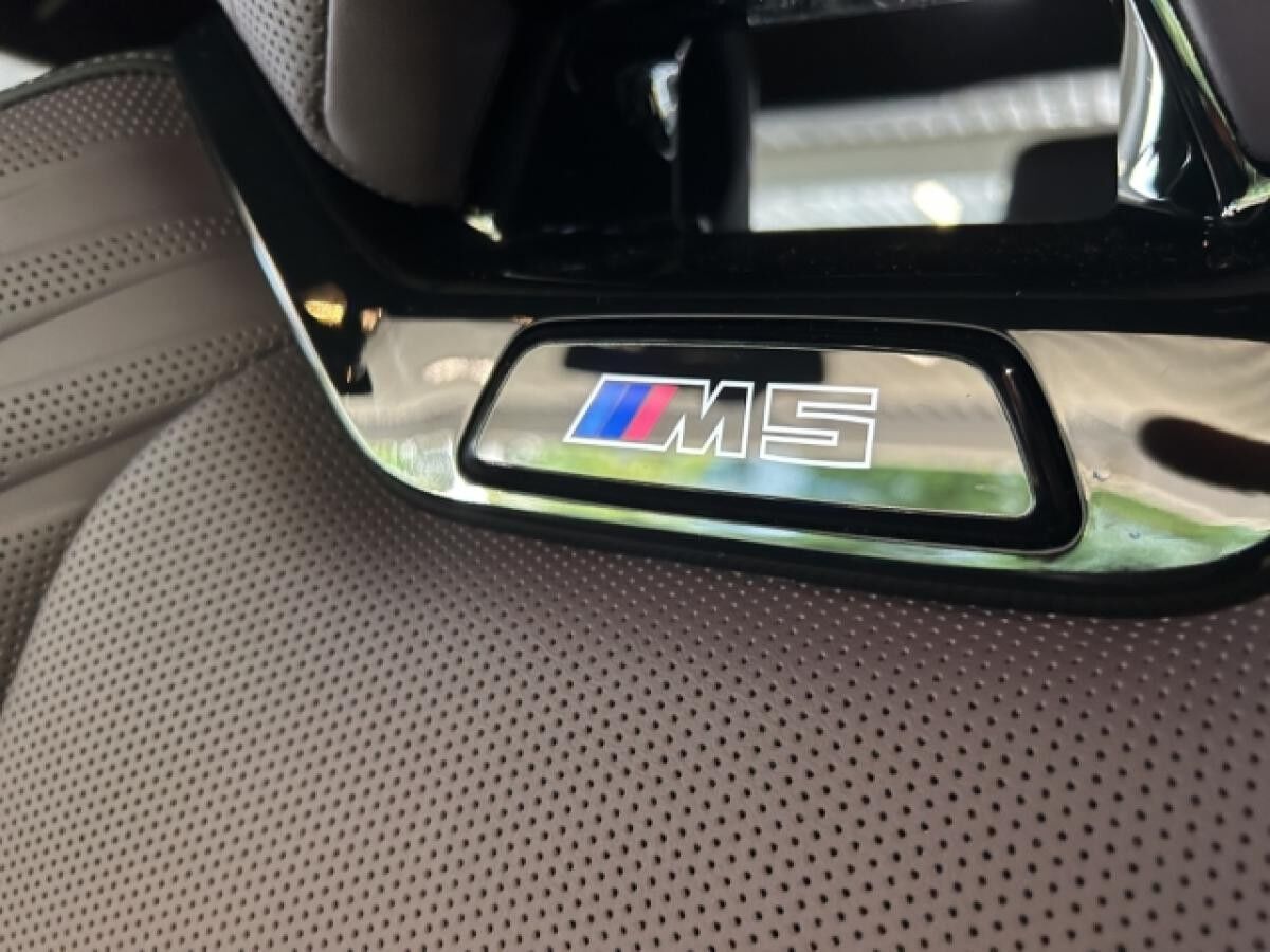 BMW M5 Limo.Driv.Ass.Prof,Comf. Pkt.,AHK,M Carbon Ext. Pkt.,uvm.