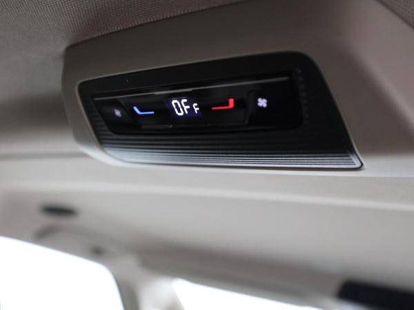 Volkswagen T7 Multivan Taxi 2.0 TDI DSG LÜ+RFK+PARKASSIST