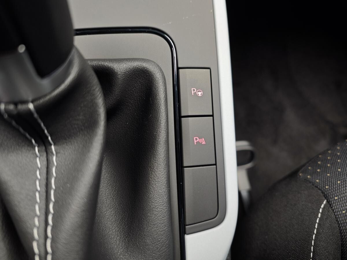 Seat Arona Road Edition 1.0 TSI DSG | ABVERKAUF - Nur 2 Fzg. verfügbar !