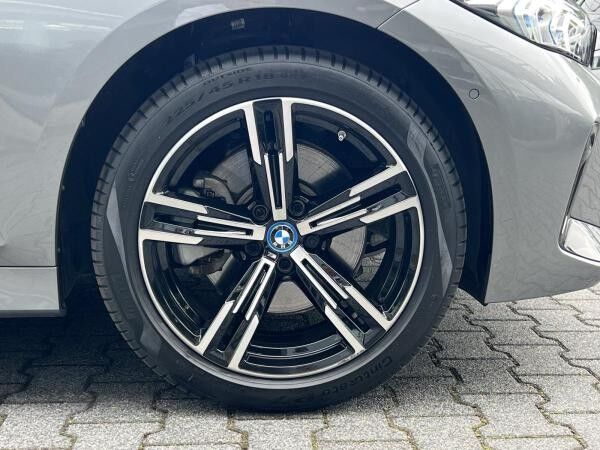 BMW 330 e xDrive Touring M Sport DrivingAssistantProf HiFi