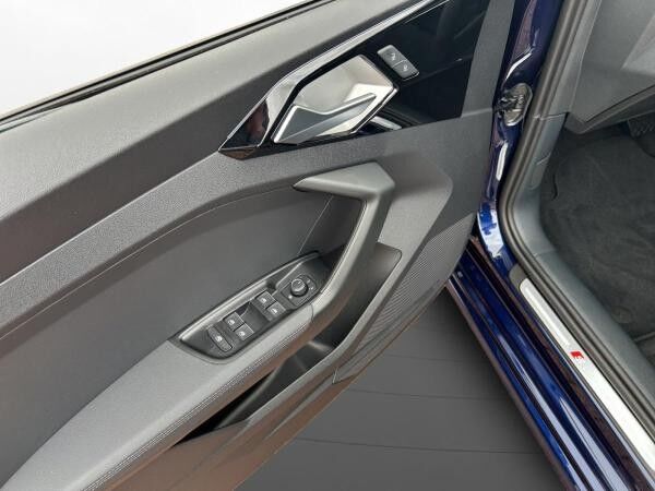 Audi A1 Sportback 30 TFSI S-LINE+LED+CARPLAY+AMBIENTE