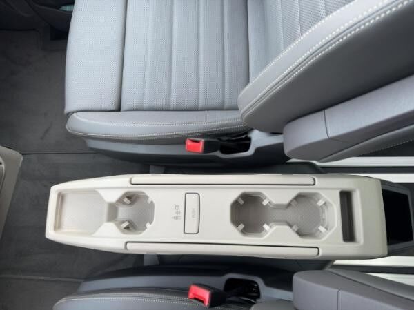 Volkswagen Multivan Style 2.0 110 KW* Voll * Head Up* Panorama* AHK, AGR Leder mit Belüftung