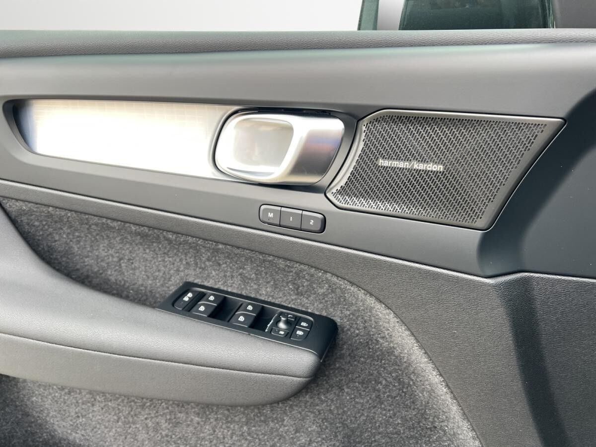 Volvo XC40 Ultra Black Edition ACC+LED+Navi+SD+SHZ