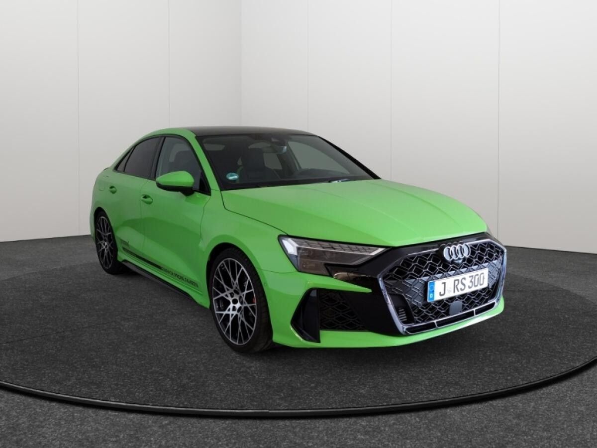 Audi RS3 Limousine Matrix*Nappa*RSSportabgasanlage*Pano-sofort verfügbar