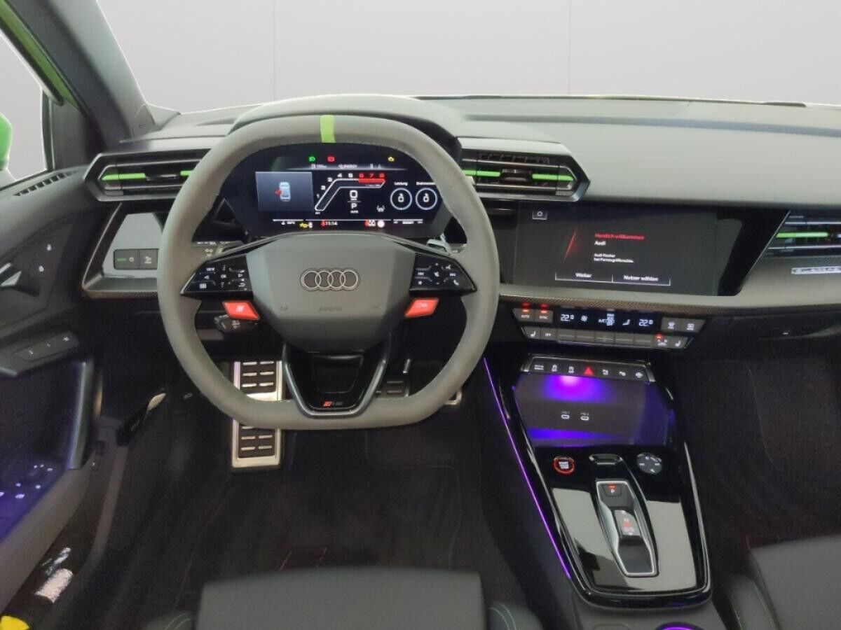 Audi RS3 Limousine Matrix*Nappa*RSSportabgasanlage*Pano-sofort verfügbar
