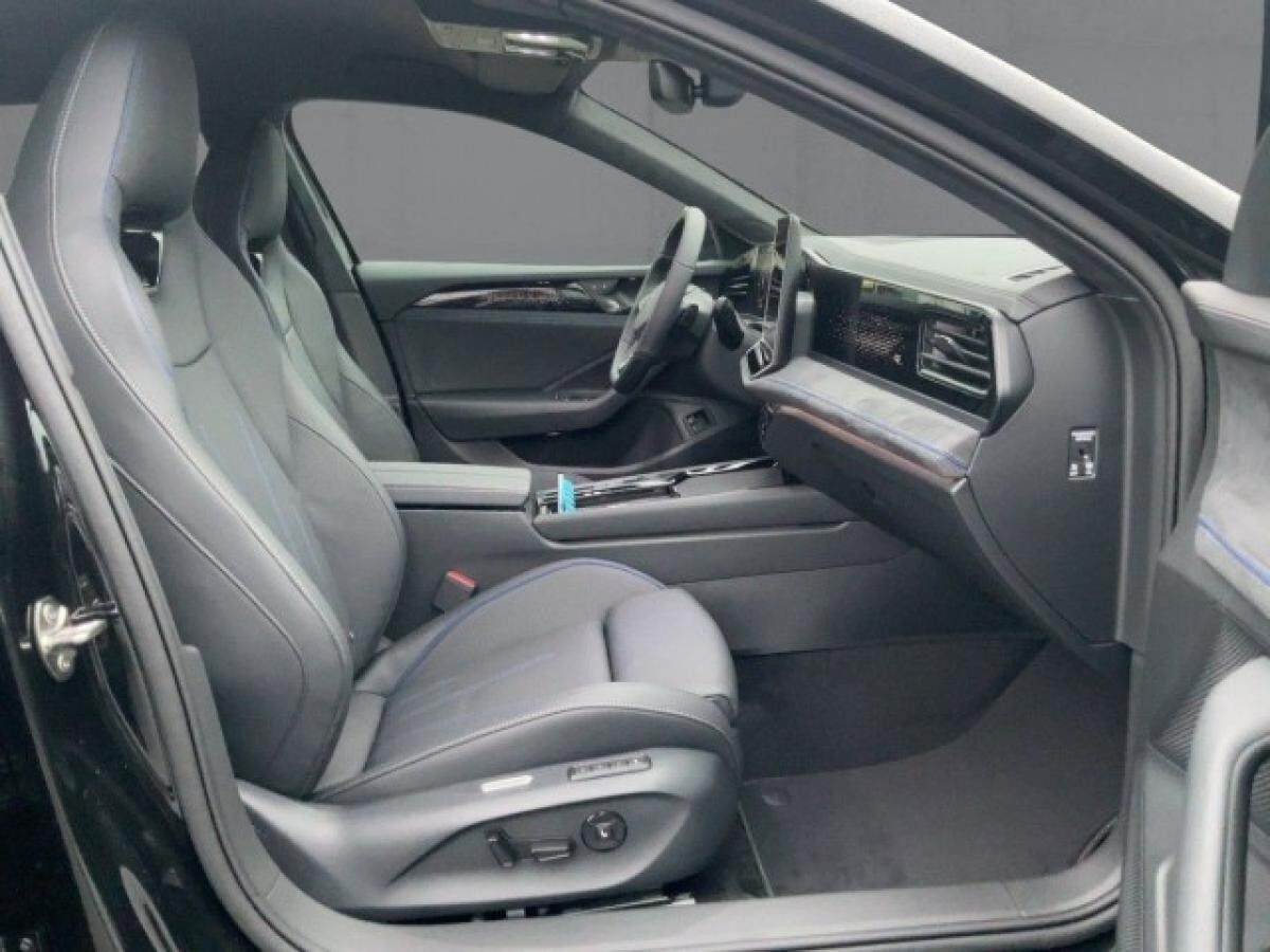 Volkswagen Passat R-Line 1.5 eHybrid **SOFORT VERFÜGBAR**