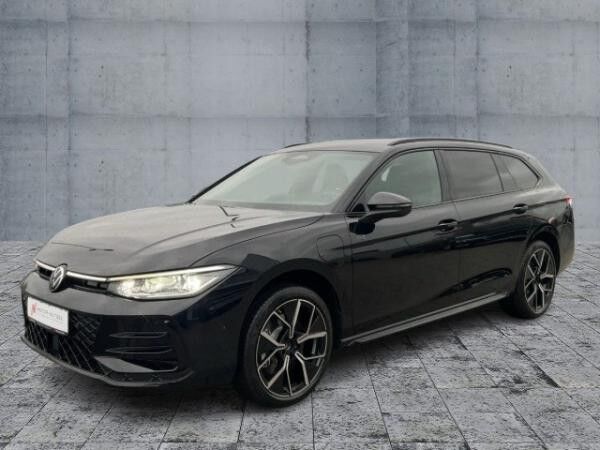 Volkswagen Passat R-Line 1.5 eHybrid **SOFORT VERFÜGBAR**