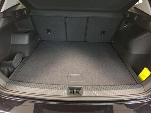 Volkswagen Tiguan 1.5 eTSI Life ACC AHK RFK 18 Totwinkel A