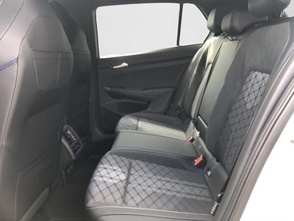 Volkswagen Golf VIII R-Line 2.0 TDI DSG