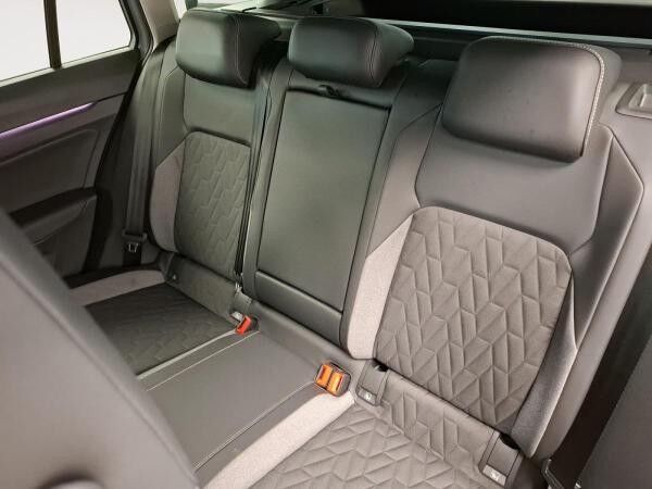 Volkswagen Golf VIII Variant 2.0 TDI Goal AHK Matrix 360°