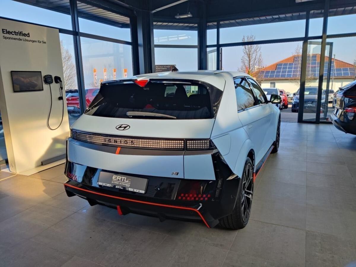 Hyundai IONIQ 5 N Performance 84 kWh (609 PS) + Sitz-Paket Hyundai IONIQ 5 N Performance 84 kWh (609 PS) + Sitz-Paket