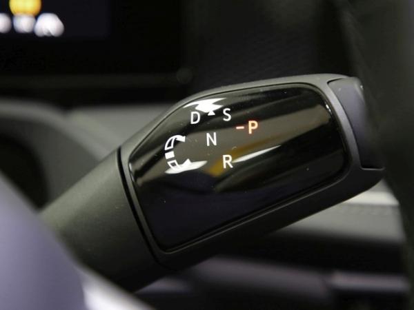 Volkswagen Passat Business 2.0 TDI SCR 7-Gang-DSG