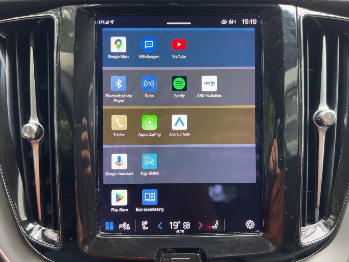 Volvo XC60 T6 Plug-In Panorama Allrad Luftfahrwerk