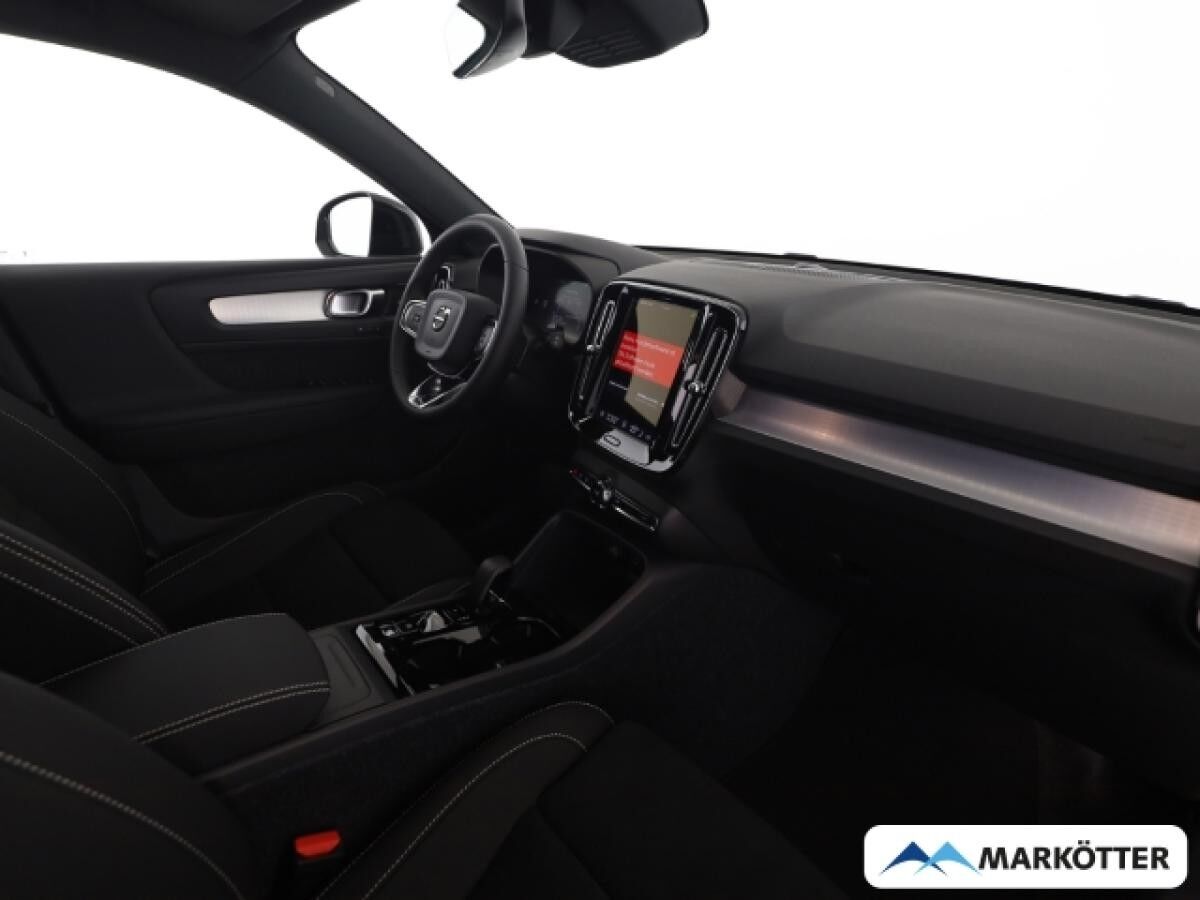 Volvo XC40 Plus Black Edition B3/360° Kamera/Frontscheibenheizung