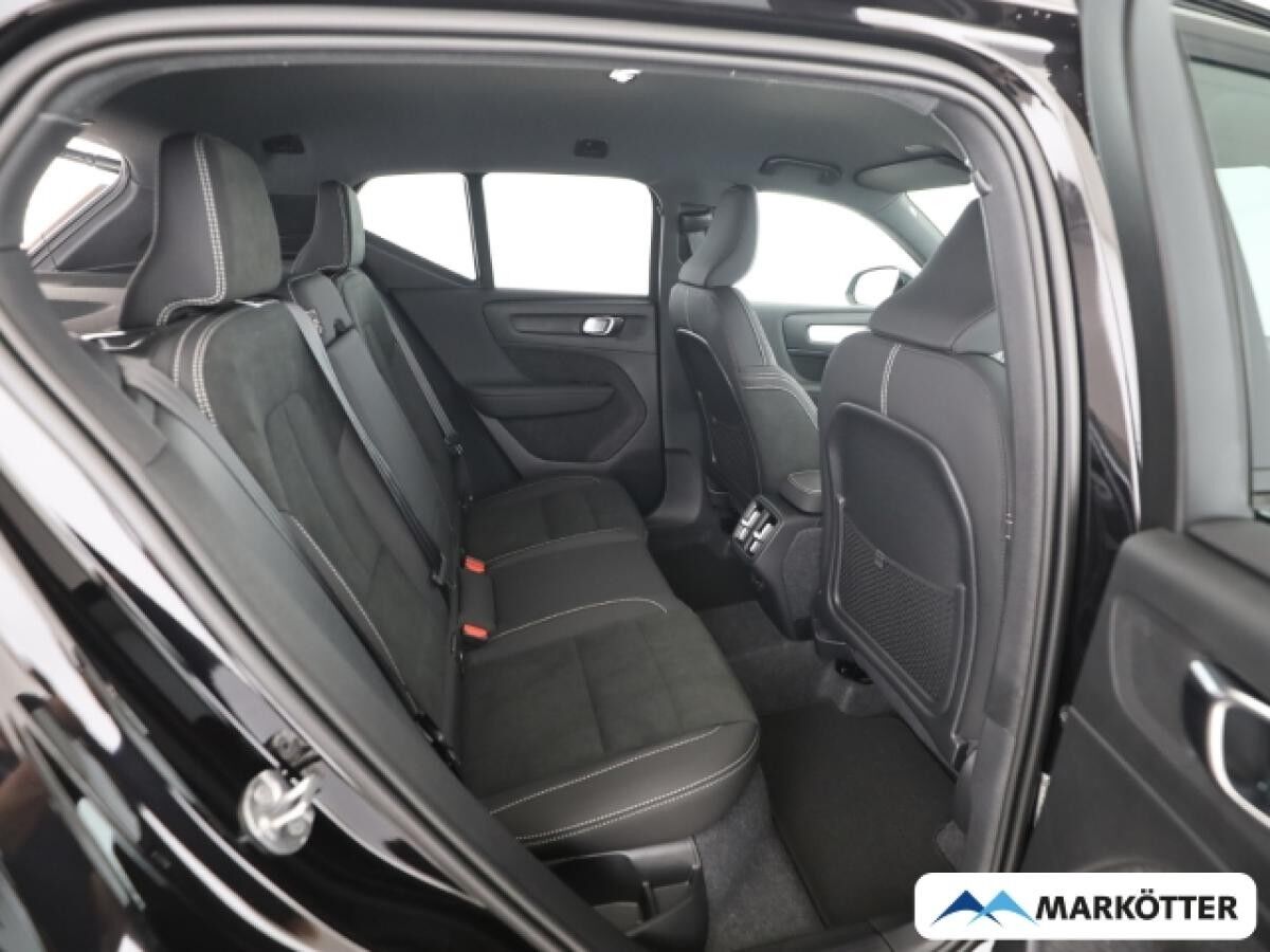 Volvo XC40 Plus Black Edition B3/360° Kamera/Frontscheibenheizung