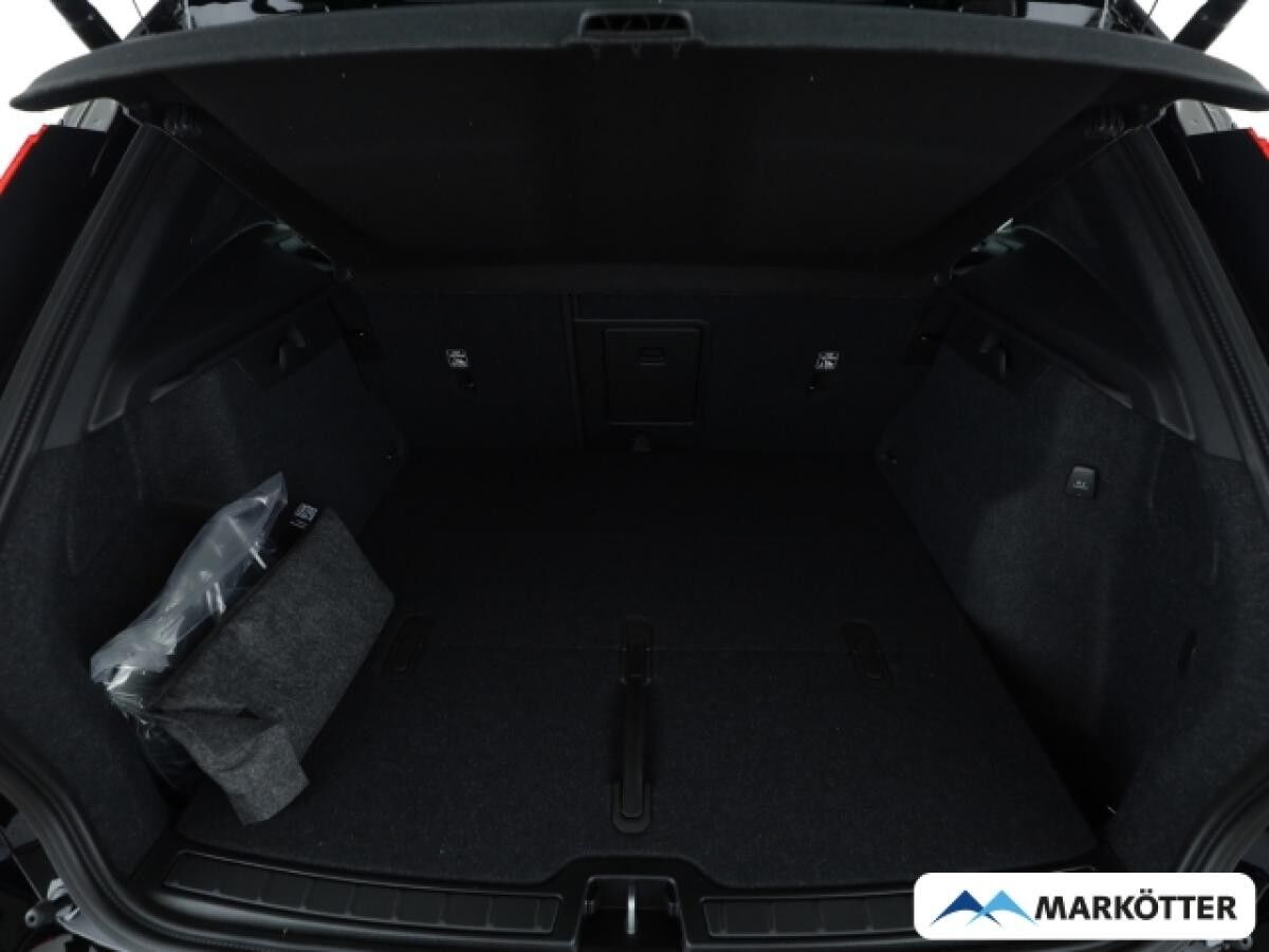 Volvo XC40 Plus Black Edition B3/360° Kamera/Frontscheibenheizung
