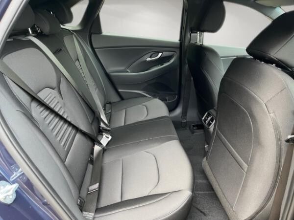Hyundai i30 1.5 Advantage🚀| Automatik | Panorama | Rückfahrkamera | Navi | Klimaauto. | ISOFIX