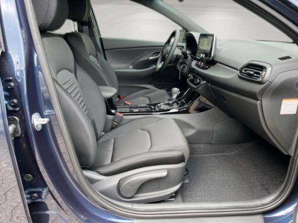 Hyundai i30 1.5 Advantage🚀| Automatik | Panorama | Rückfahrkamera | Navi | Klimaauto. | ISOFIX