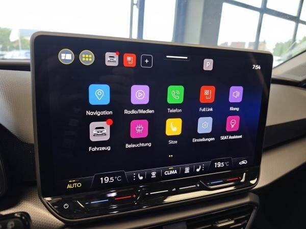 Seat Leon Road Edition 1.5 eTSI DSG | FullLink| SHZ