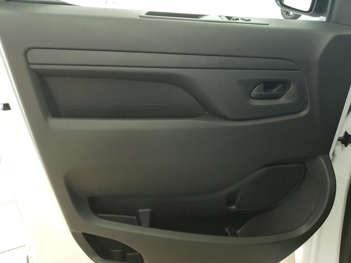 Toyota Proace 120 PS L1 Meister Navi (Flügeltüren/verglast) **Engelbart-Aktion**