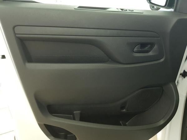 Toyota Proace 120 PS L1 Meister Navi (Flügeltüren/verglast) **Engelbart-Aktion**
