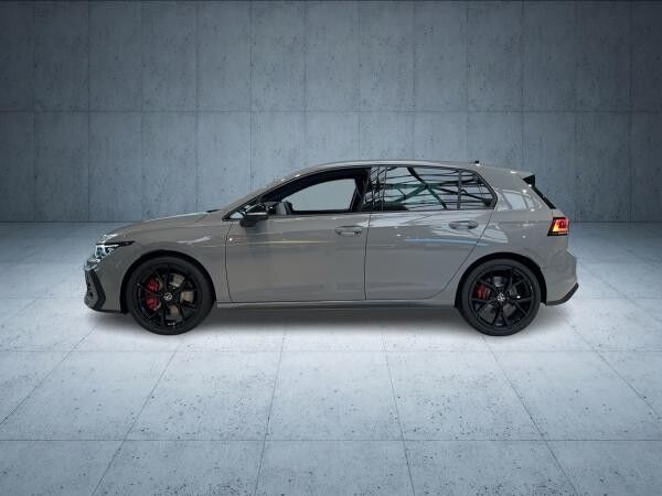 Volkswagen Golf GTI BlacStyle DSG 359 LED R-KAMERA