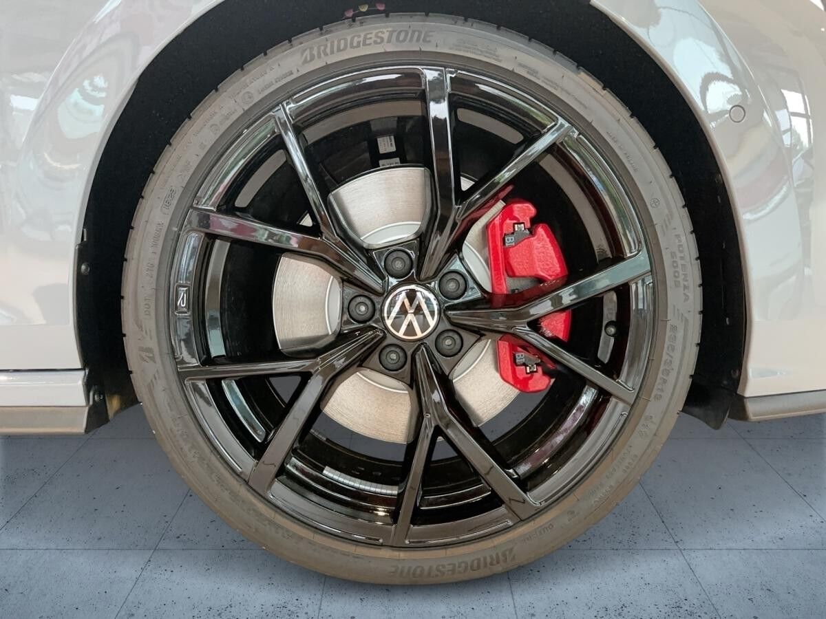 Volkswagen Golf GTI BlacStyle DSG 399 LED R-KAMERA