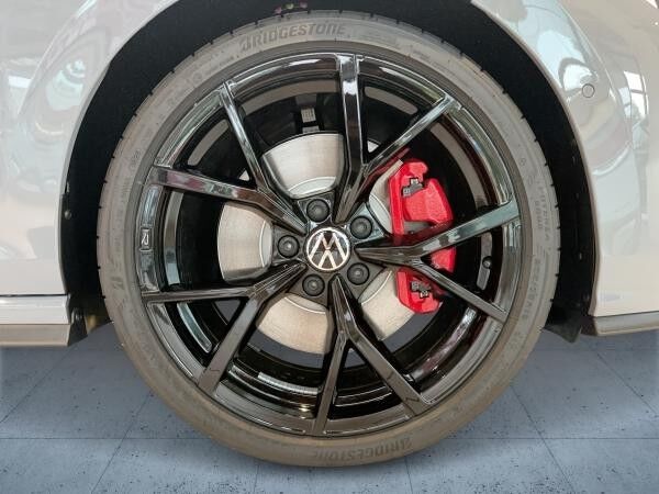 Volkswagen Golf GTI BlacStyle DSG 359 LED R-KAMERA