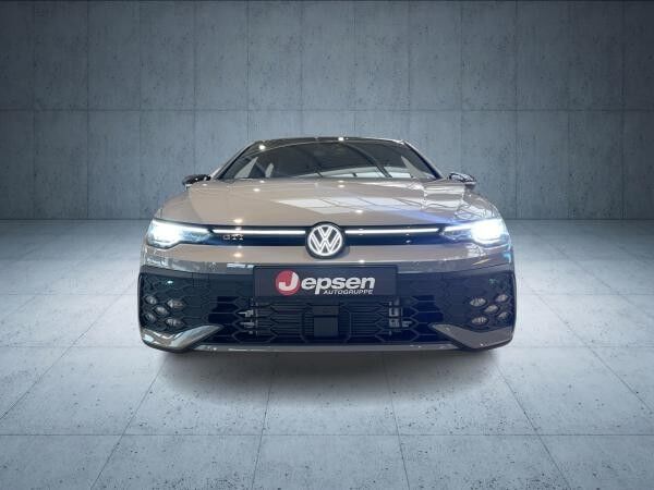 Volkswagen Golf GTI BlacStyle DSG 359 LED R-KAMERA