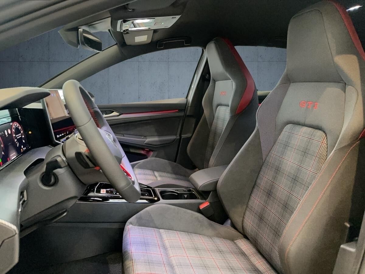 Volkswagen Golf GTI BlacStyle DSG 399 LED R-KAMERA