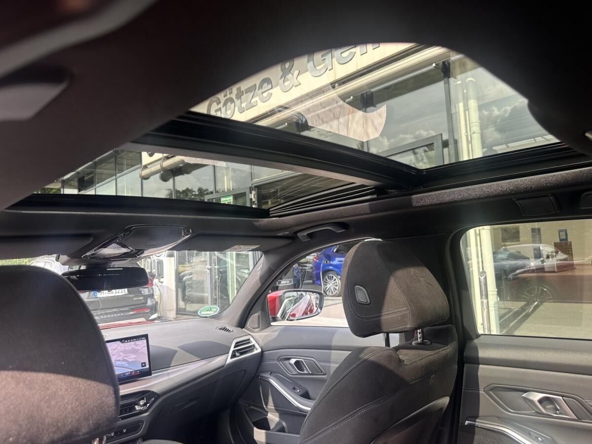 BMW 330 e Touring M Sport PRO //AHK Stop&Go FACELIFT