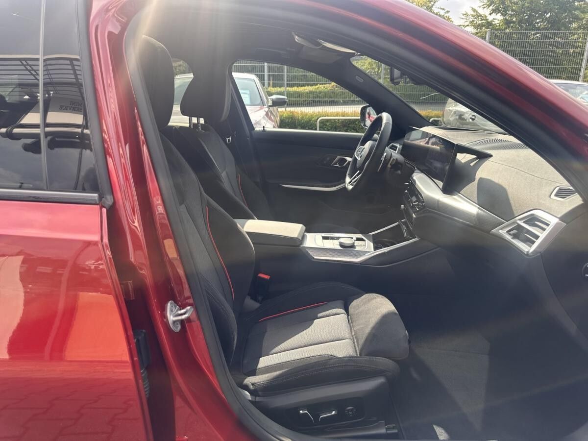 BMW 330 e Touring M Sport PRO //AHK Stop&Go FACELIFT