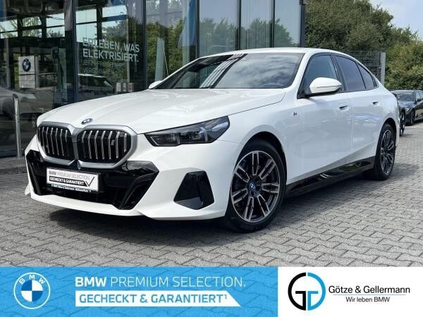 BMW i5 xDrive40 M Sport //Autobahnassistent B&W HUD