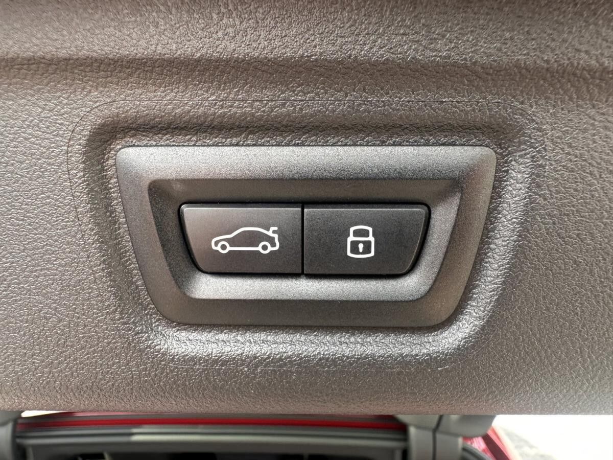 BMW 330 e Touring M Sport PRO //AHK Stop&Go FACELIFT