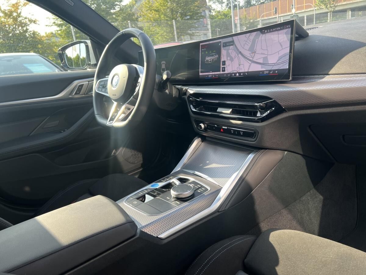 BMW i4 xDrive40 M Sport //Stop&Go HeadUp FACELIFT!!!