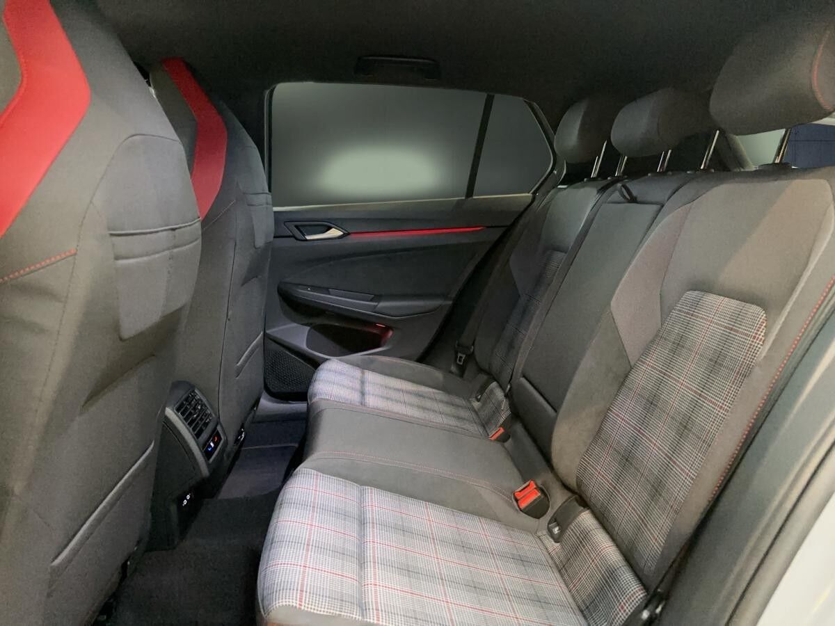 Volkswagen Golf GTI BlacStyle DSG 399 LED R-KAMERA