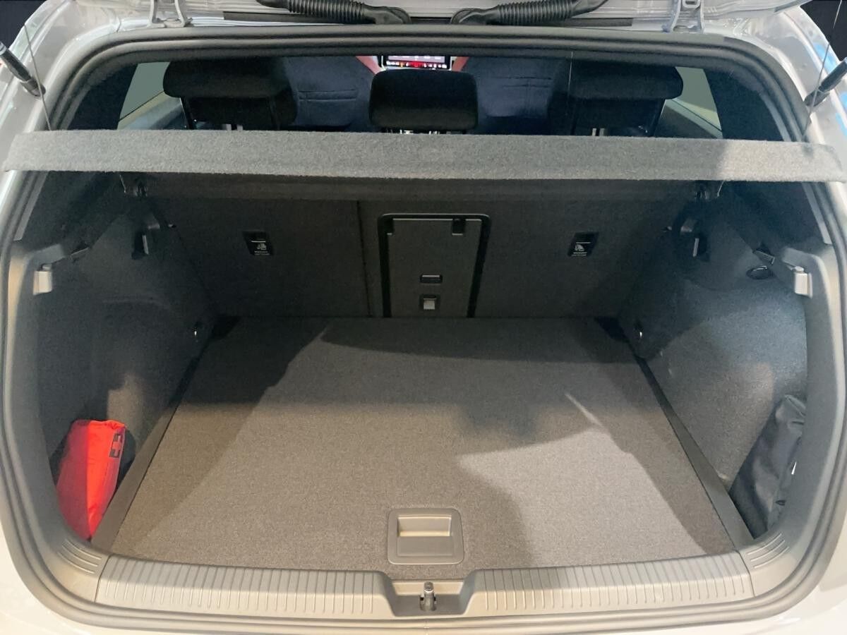 Volkswagen Golf GTI BlacStyle DSG 399 LED R-KAMERA