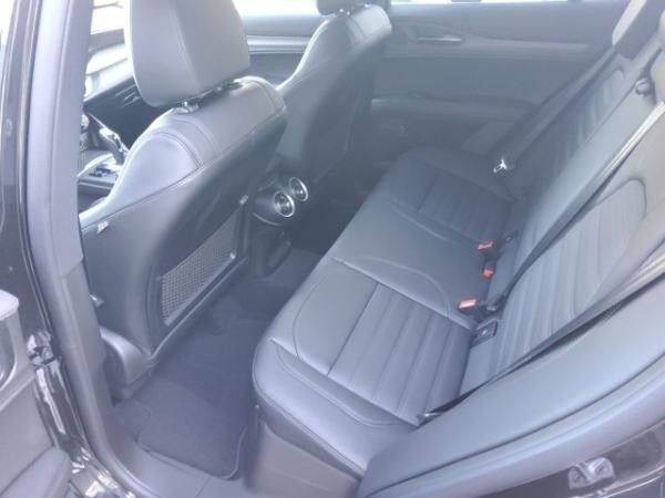 Alfa Romeo Stelvio Quadrifoglio ! Mit Wartung / Verschleiß ! Panodach