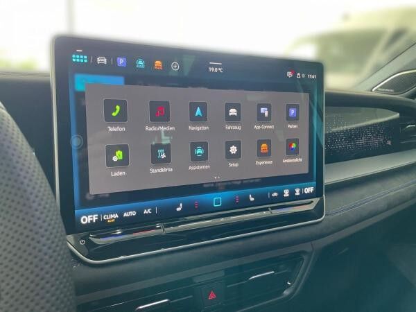 Volkswagen Tayron R-Line 1,5eHybrid OPF 360*KAM+AHK+PANO+HUD